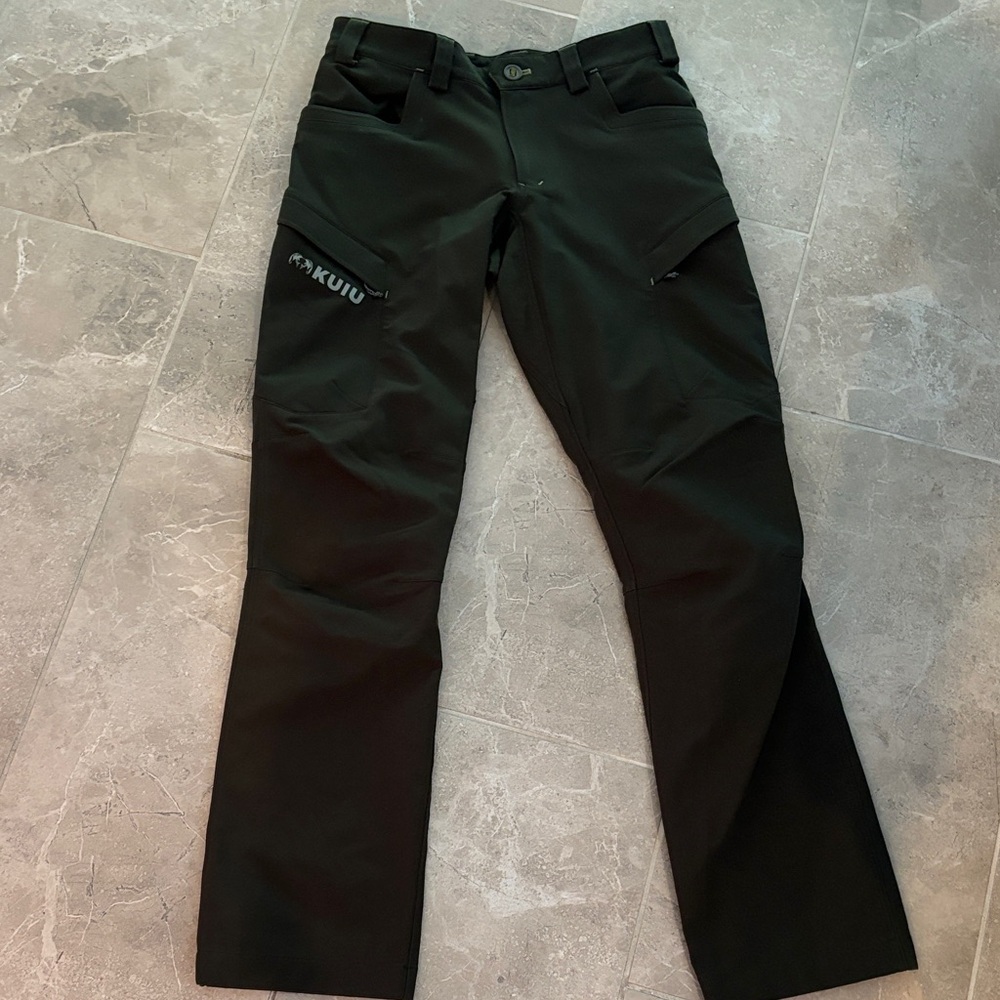 KUIU Men's Black Cargo Pants